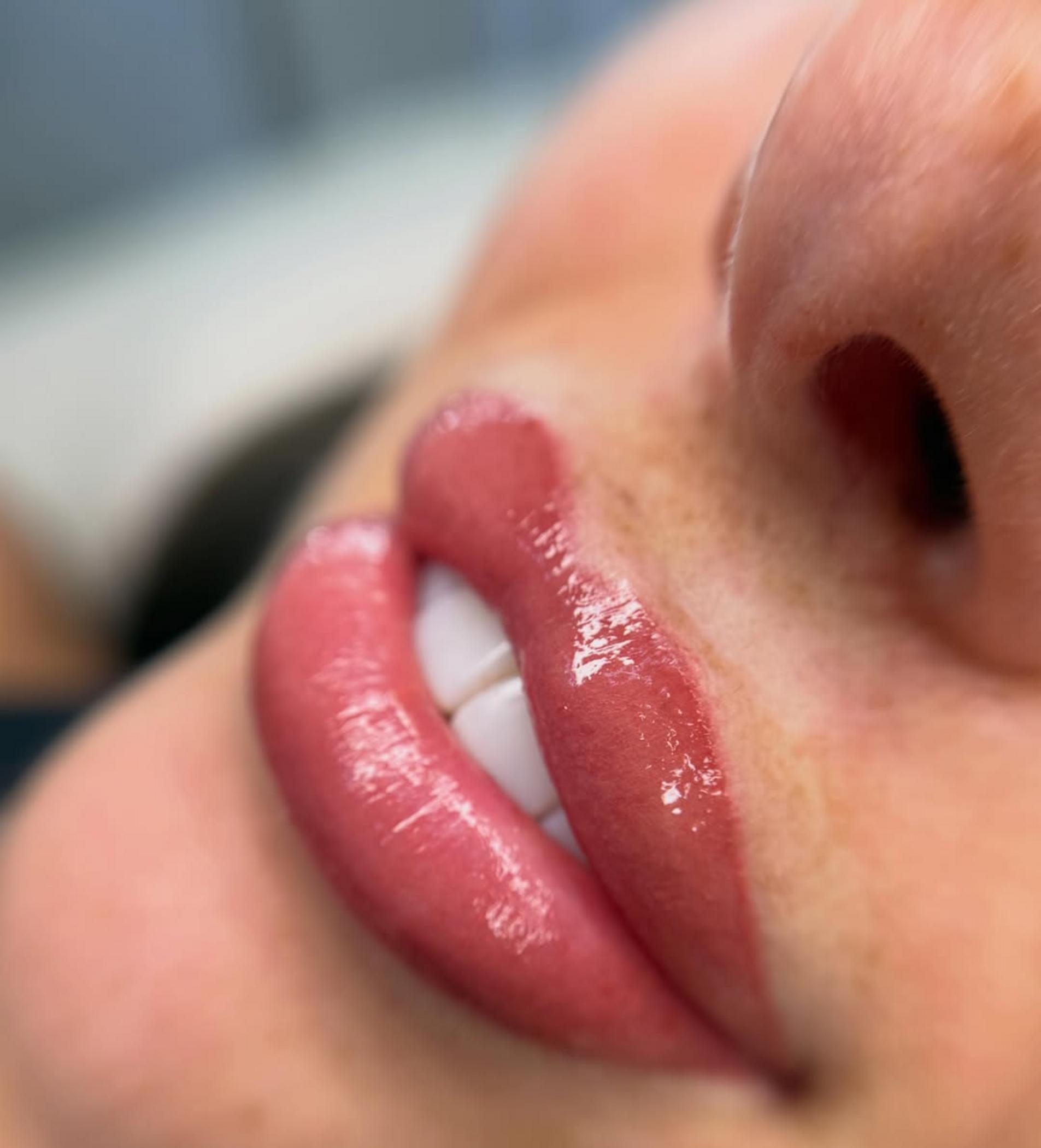 close up aquarelle lip pigment detail