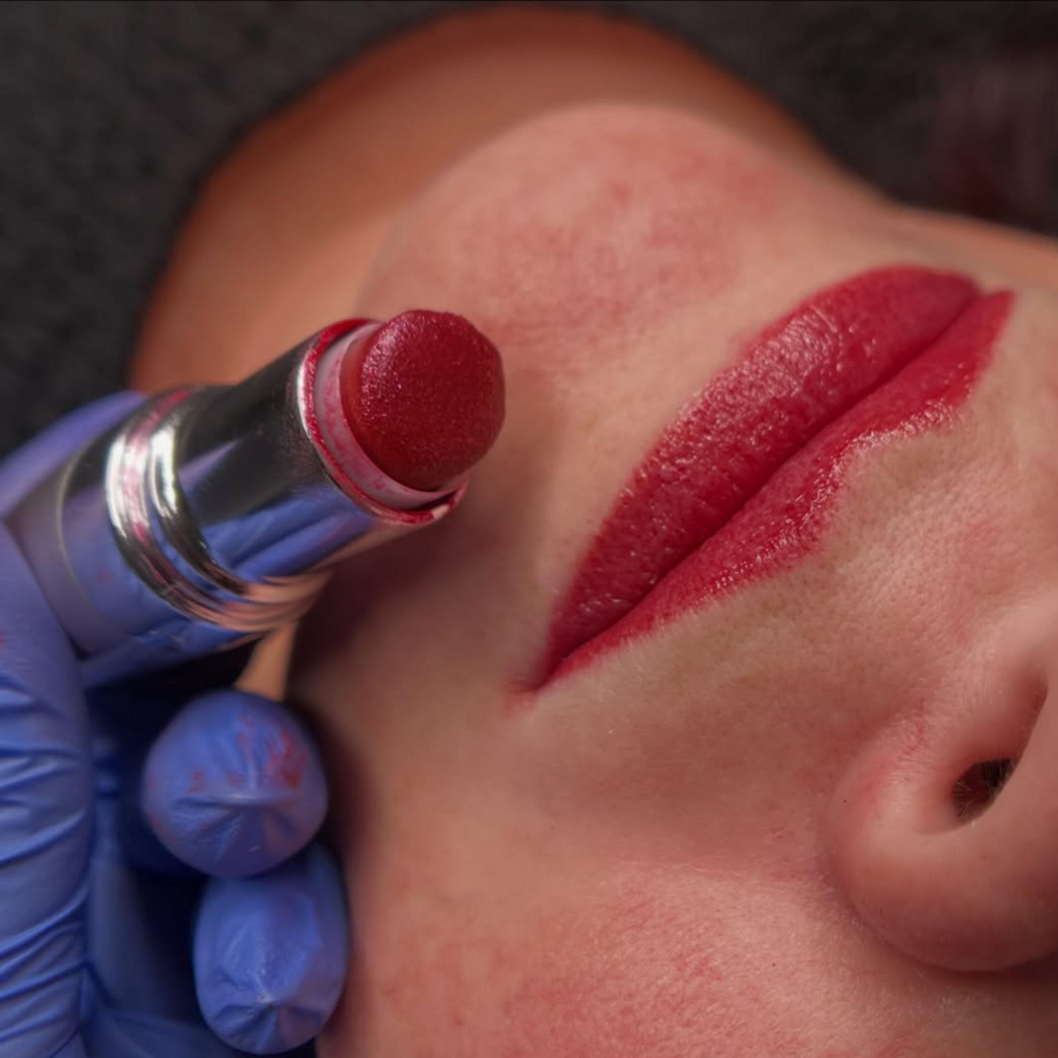 close up cold sore antiviral lip treatment