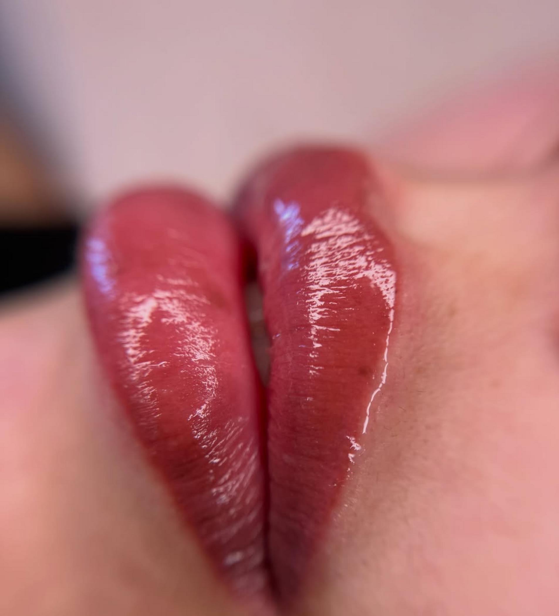 close up iron oxide free pigments