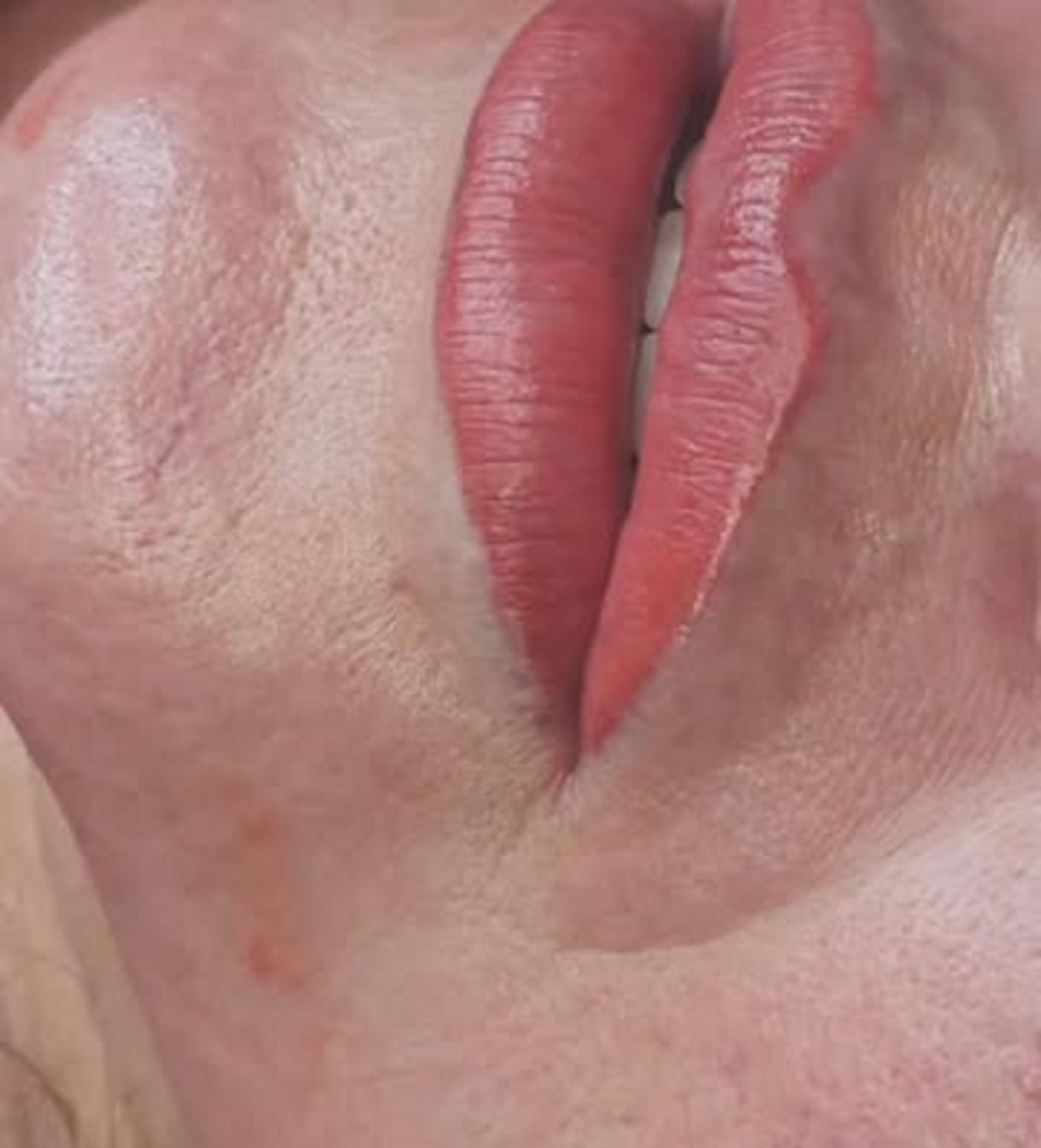 healing stages aquarelle lip tattoo