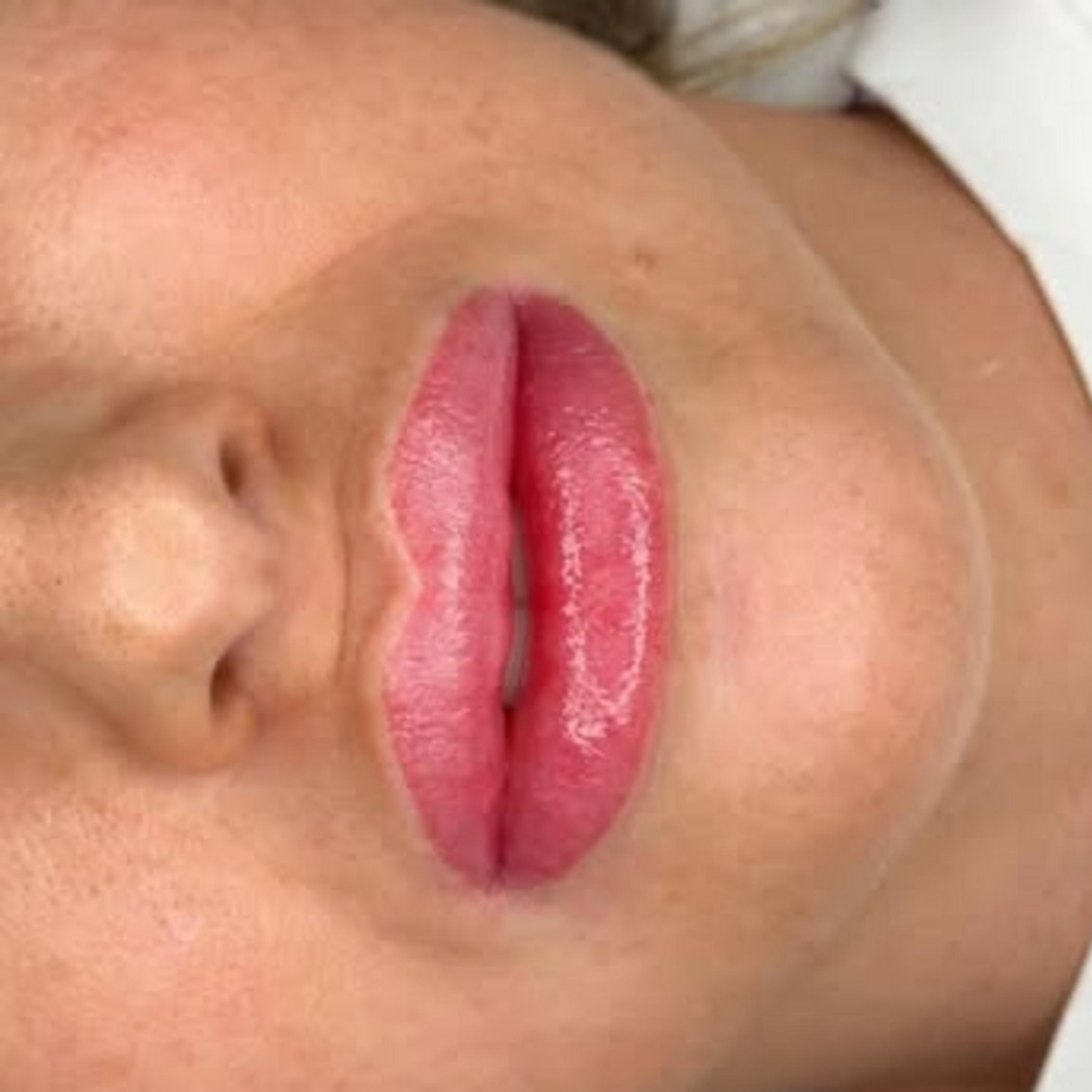 healing stages of vegan lip blush treatment